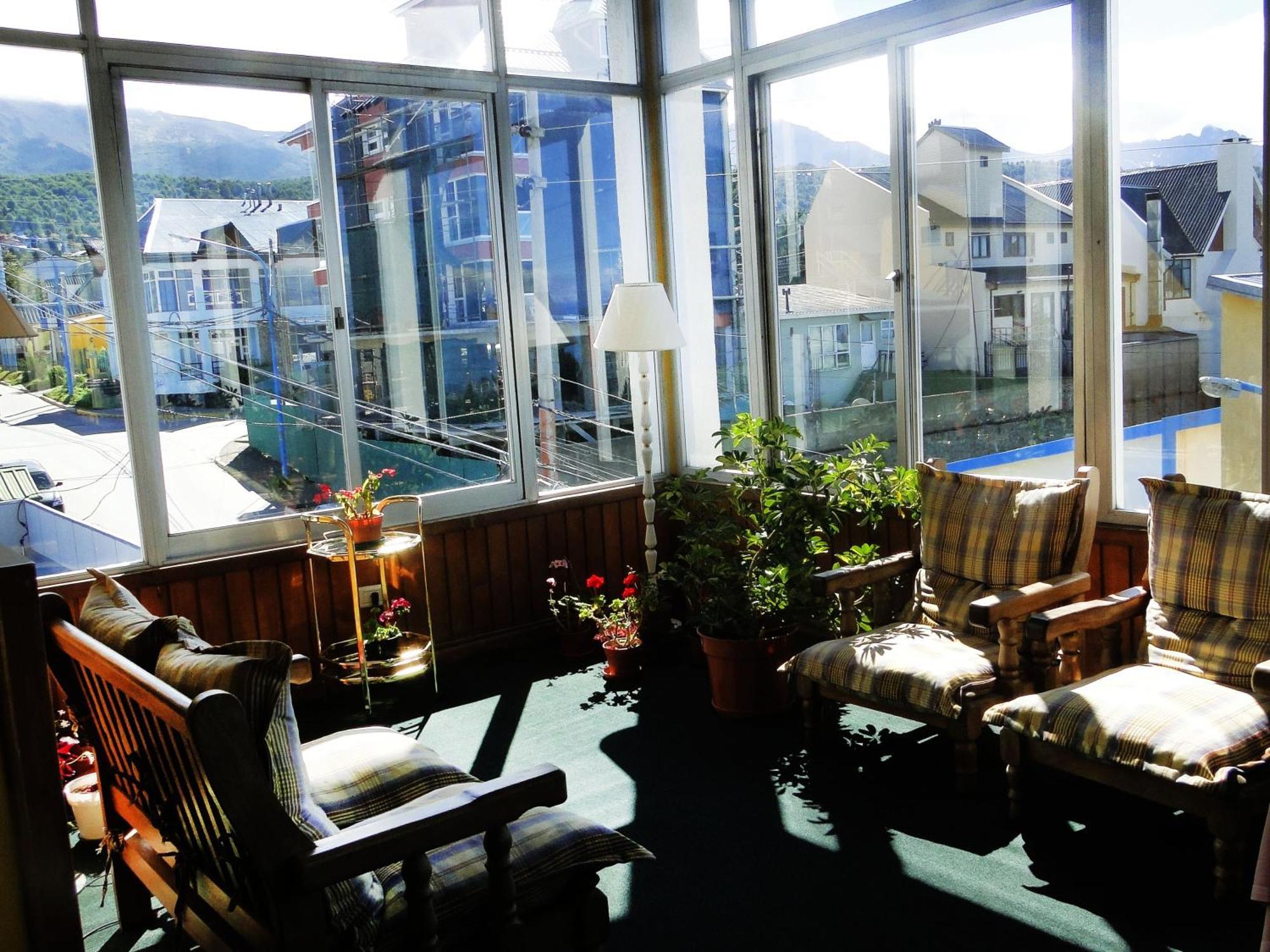 Hotel Mustapic Ushuaia Exterior photo